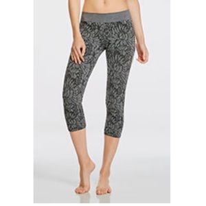 2 pair Gently worn Fabletics Crops